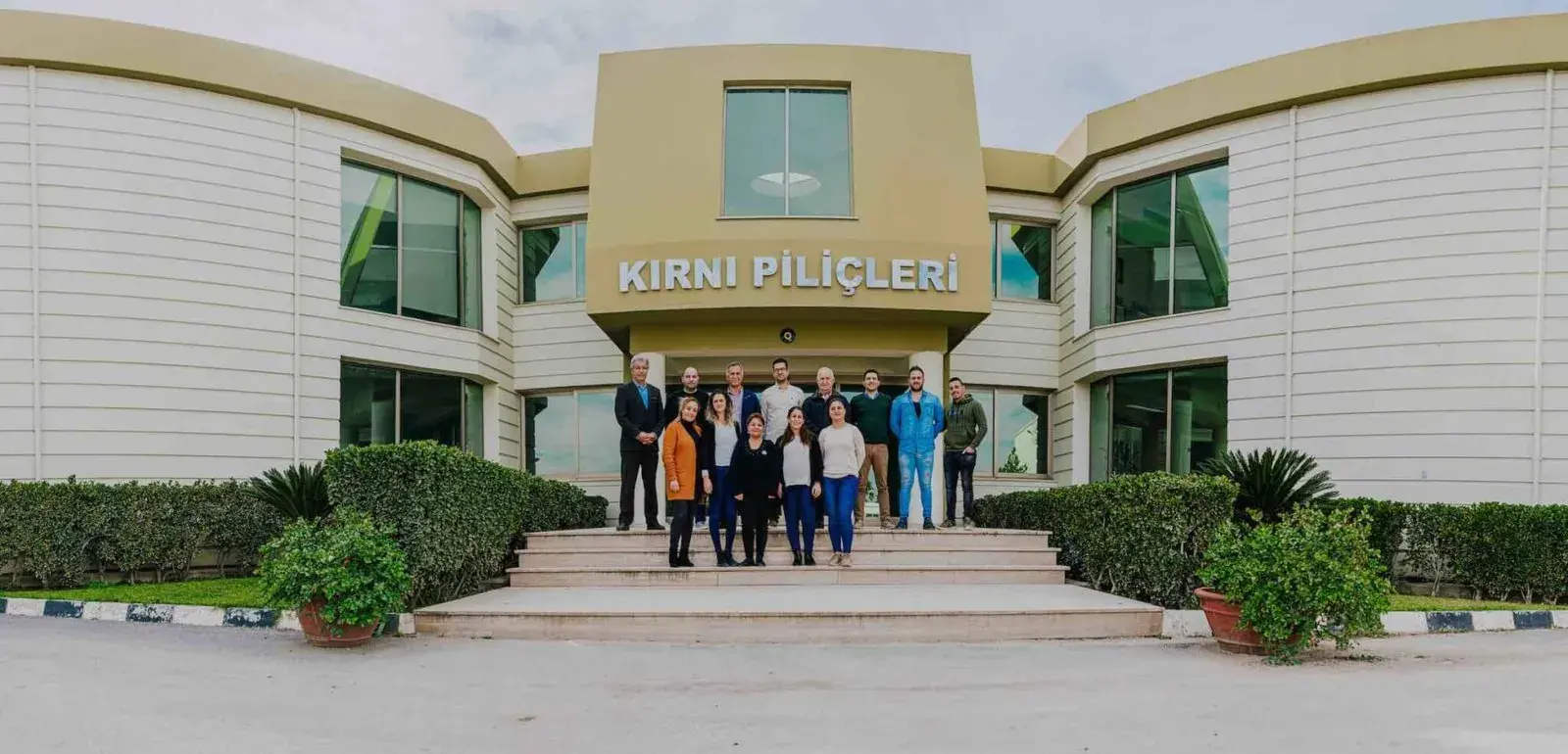 Kırnı Piliçleri çalışanları
